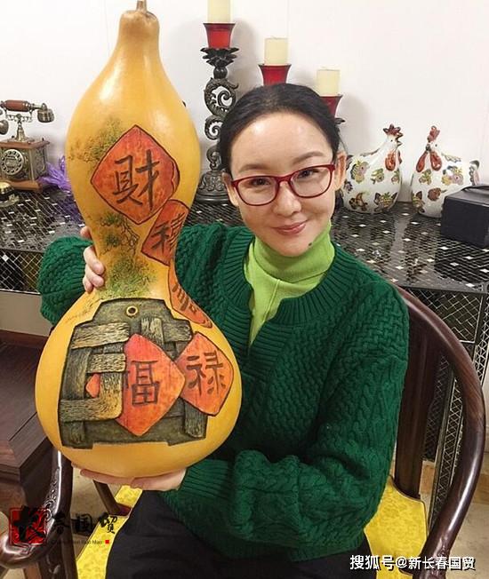 孙楠前妻近照曝光，曾为家庭放弃事业，如今5