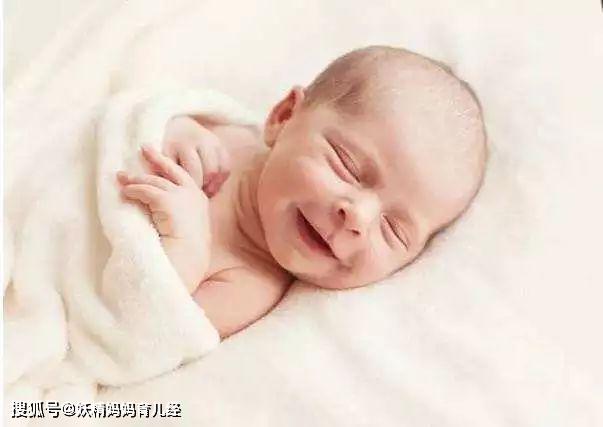 3岁宝宝睡觉哈哈大笑，妈妈以为在做梦，医生说：是病