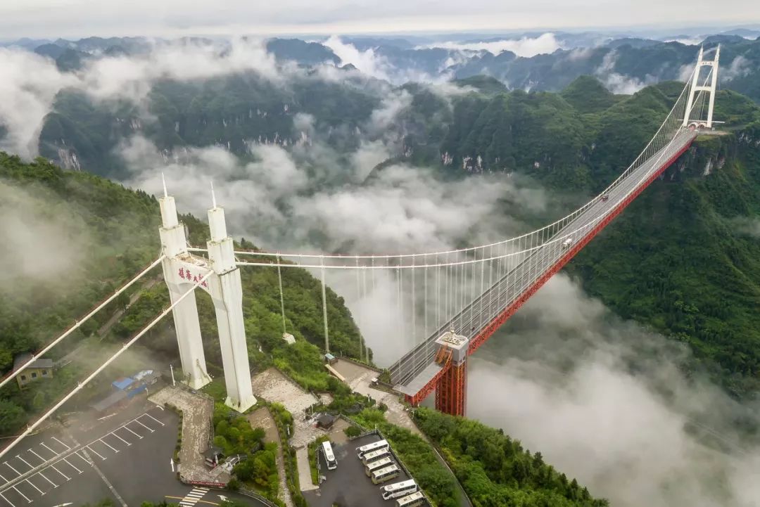 中国十大最美公路,穿山跨湖,盘山迷宫,腾云驾雾…惊险