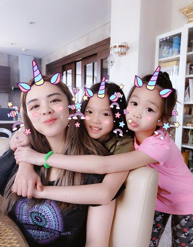 钟丽缇晒考拉成长记录为其庆祝10岁生日，画风从