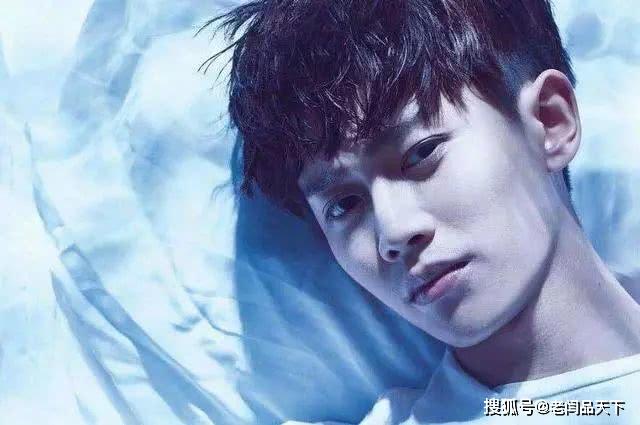 任嘉伦童年照被翻出,看清他儿时的眼睛,网友:是