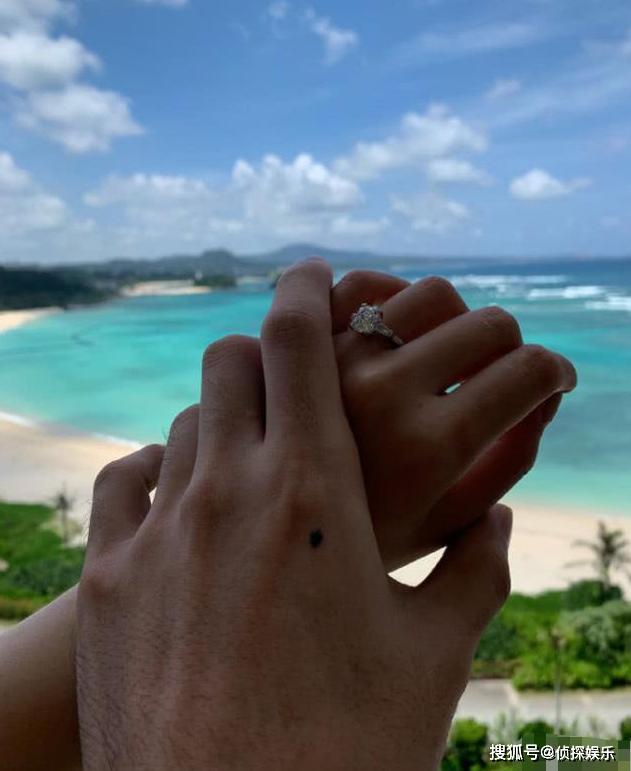 李荣浩新歌褒贬不一，杨丞琳晒夫妻歌曲同登榜