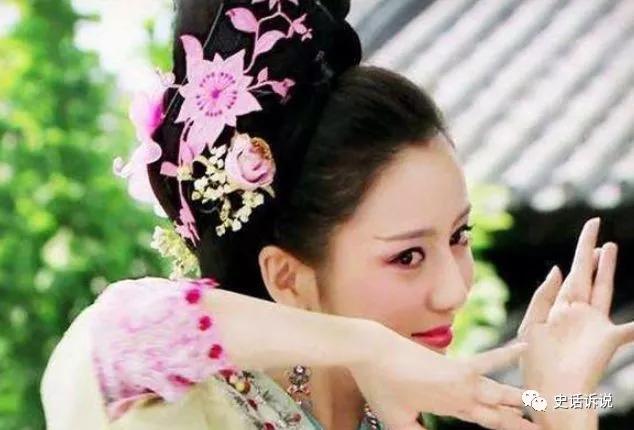 因为|皇帝为了喜欢一个35岁女人，废掉16岁美丽皇后，说出来脸会红