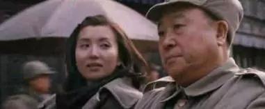 东北野战军|傅作义起义后，为何一直不愿意搭理自己的女儿？