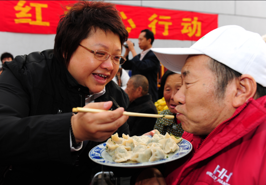 主持人郑环宇质疑韩红:往返于疫情重灾区,于人于己于疫情都不利