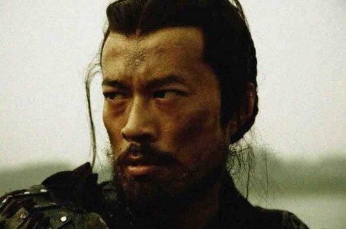 他放弃百万年薪工作，被胡歌叫去拍戏救场，就