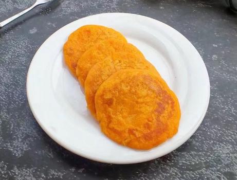 怎样做红薯饼好吃又简单 022d27cc1e7549e78c9fa830fcd7112a.jpeg