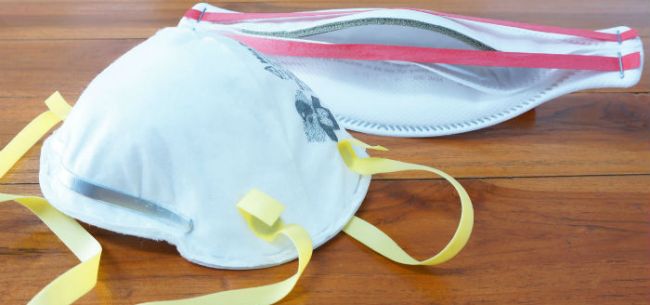 疯狂的口罩：抢购、运钞车待遇与复工的通行证