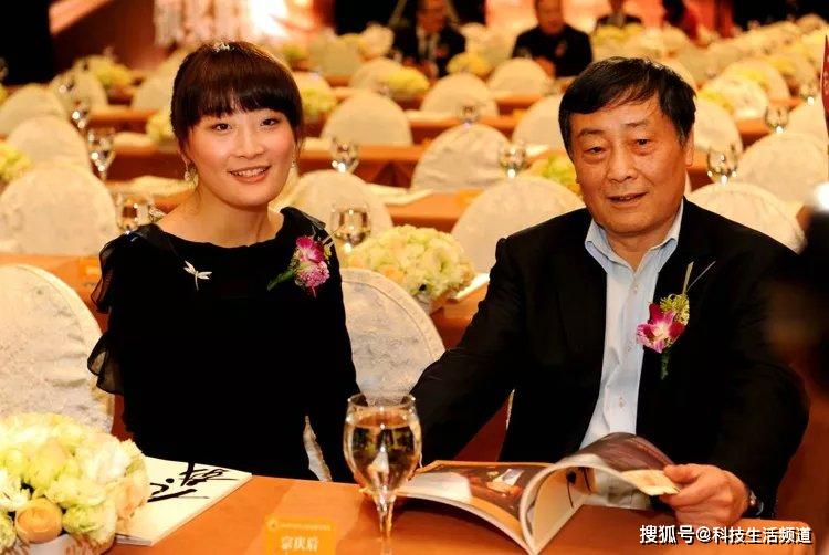 香港两大家族捐款千万援助武汉，李嘉诚至今沉