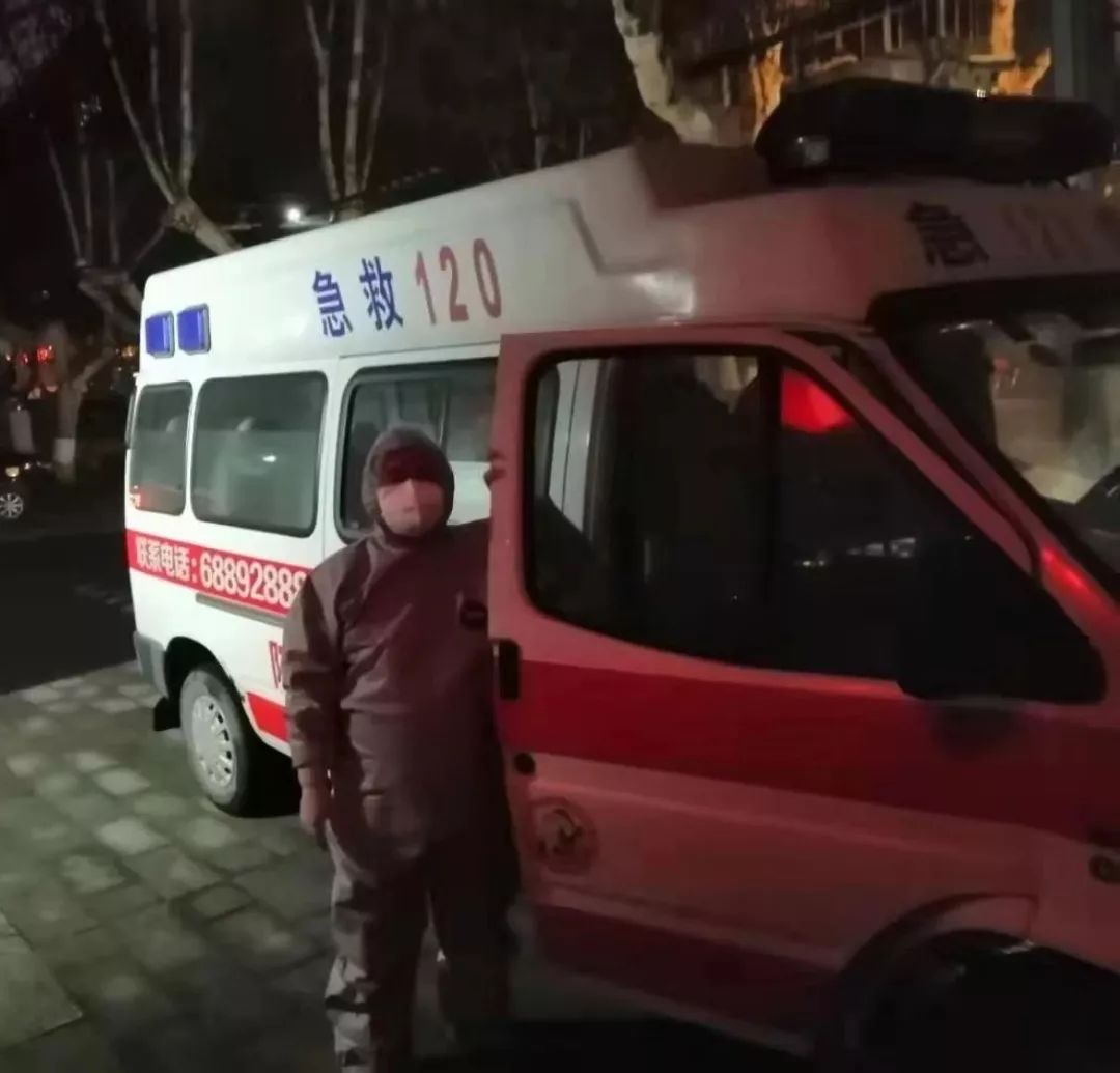 急救车司机 21b8952bbb204d22bbc1eb1523e04619.jpeg