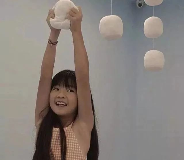 曹格晒儿子近照！11岁Joe身穿西服帅气又绅士，与