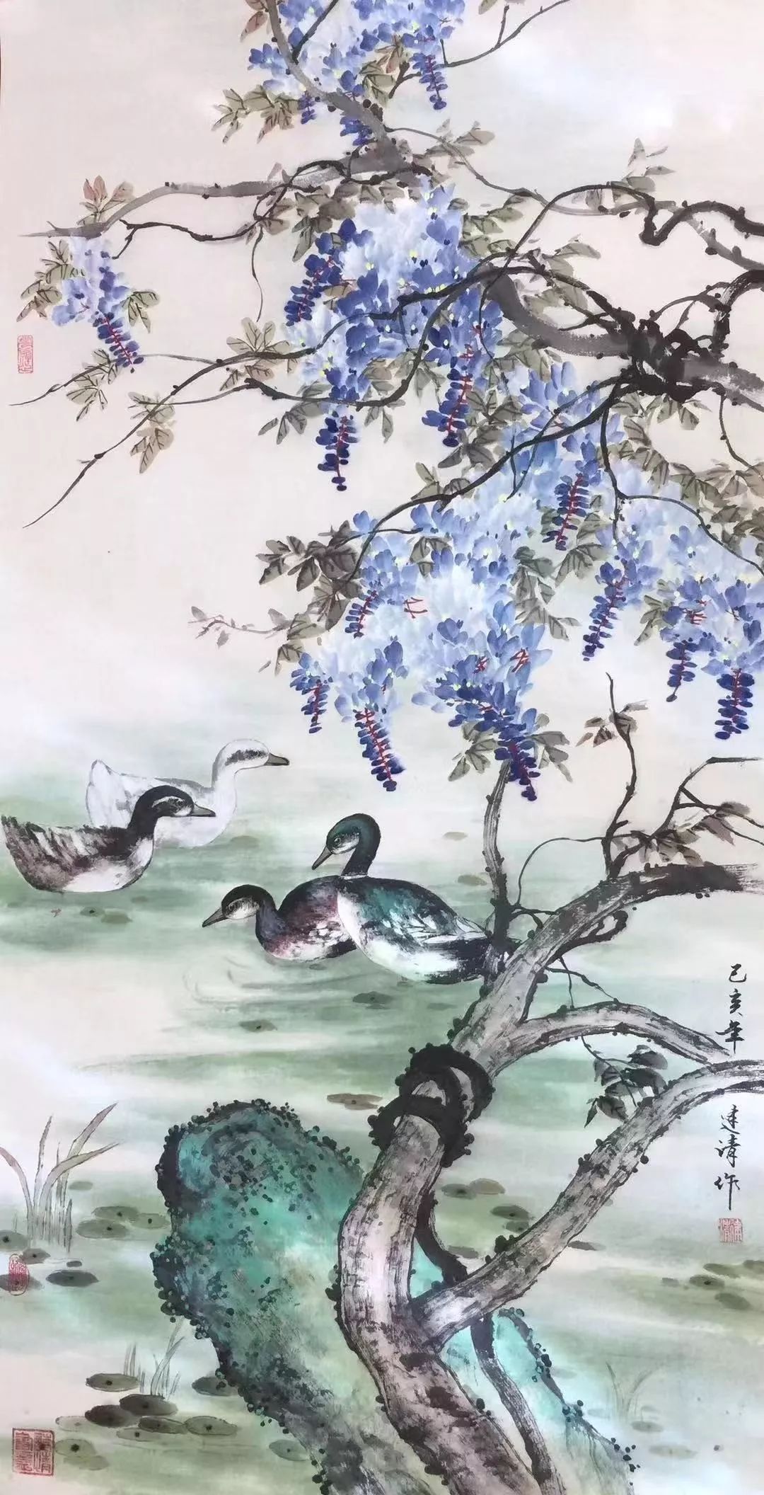 徐建清从小酷爱中国画,师从岭南派国画家唐炳根,冯树荣老师学习中国画