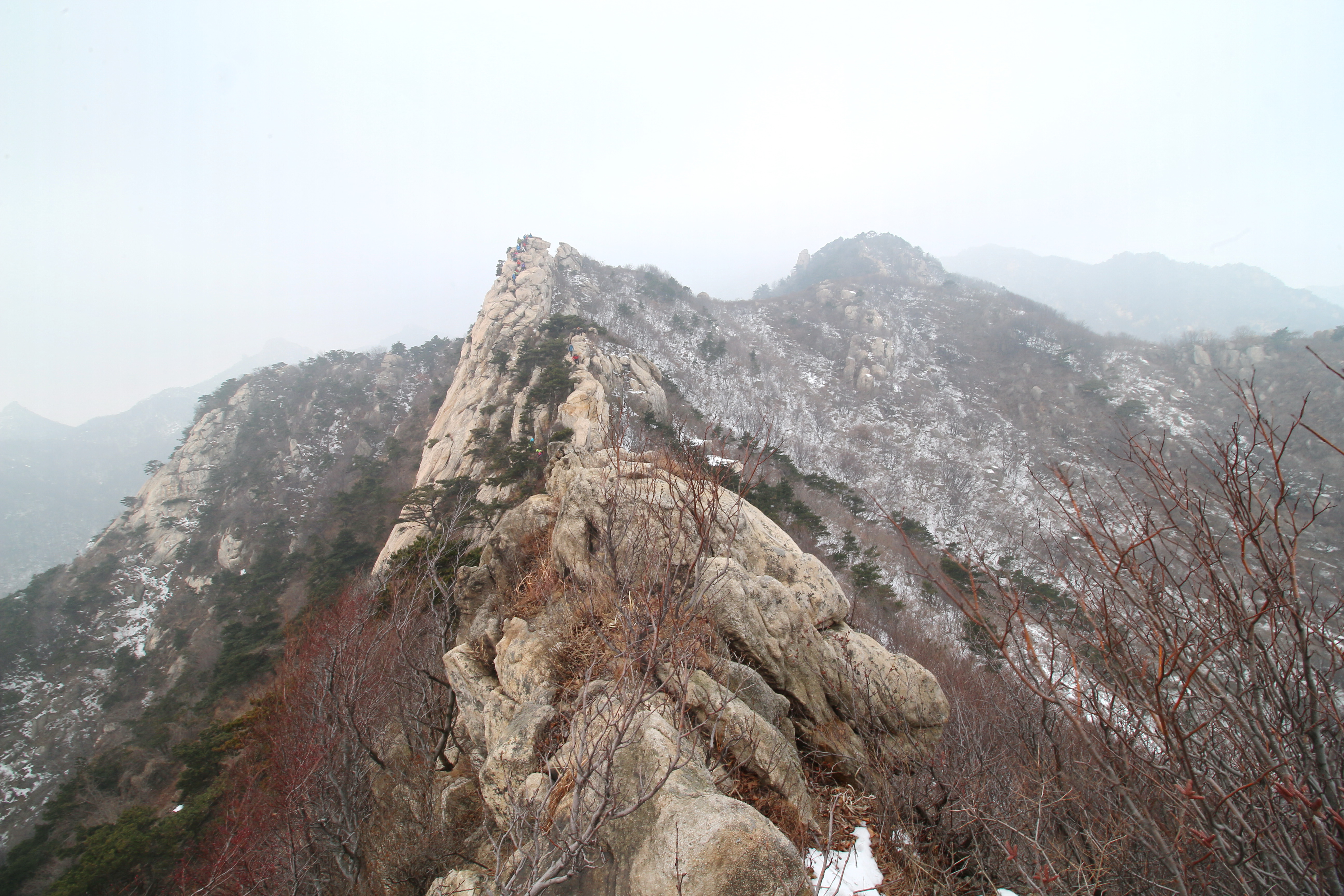 有惊又险的昆嵛山老龙脊,冬日山景美美哒