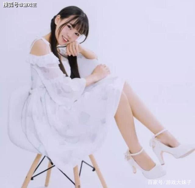 怎么自拍全身照女 5106c6835c76445d804667fb29b828b2.jpeg