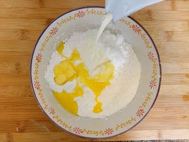 土豆泥做法家常不加牛奶和黄油 542b0c396fe2421d942515fb76f1e572.jpeg