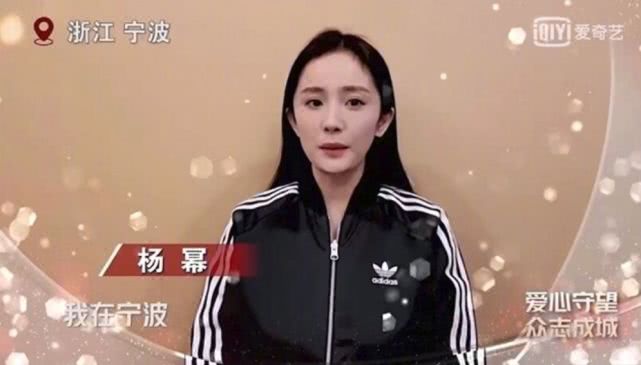 周迅又火了!戴着口罩素颜出镜录vcr,她还记得自己是个明星吗?