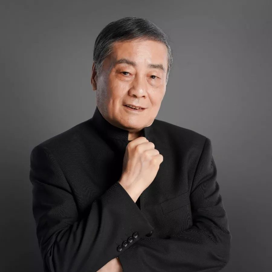 娃哈哈集团董事长兼总经理宗庆后先生若有德业,则为铭文.