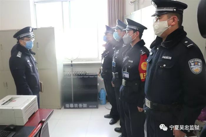 封闭执勤忙 警务管理严