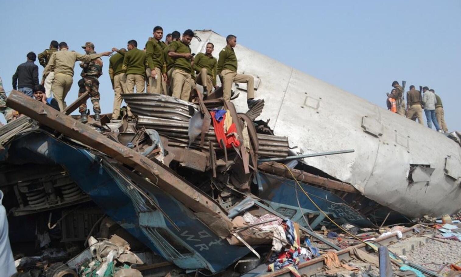 原创中国铁路史上最严重事故超过240人死亡或失踪事故原因很无奈