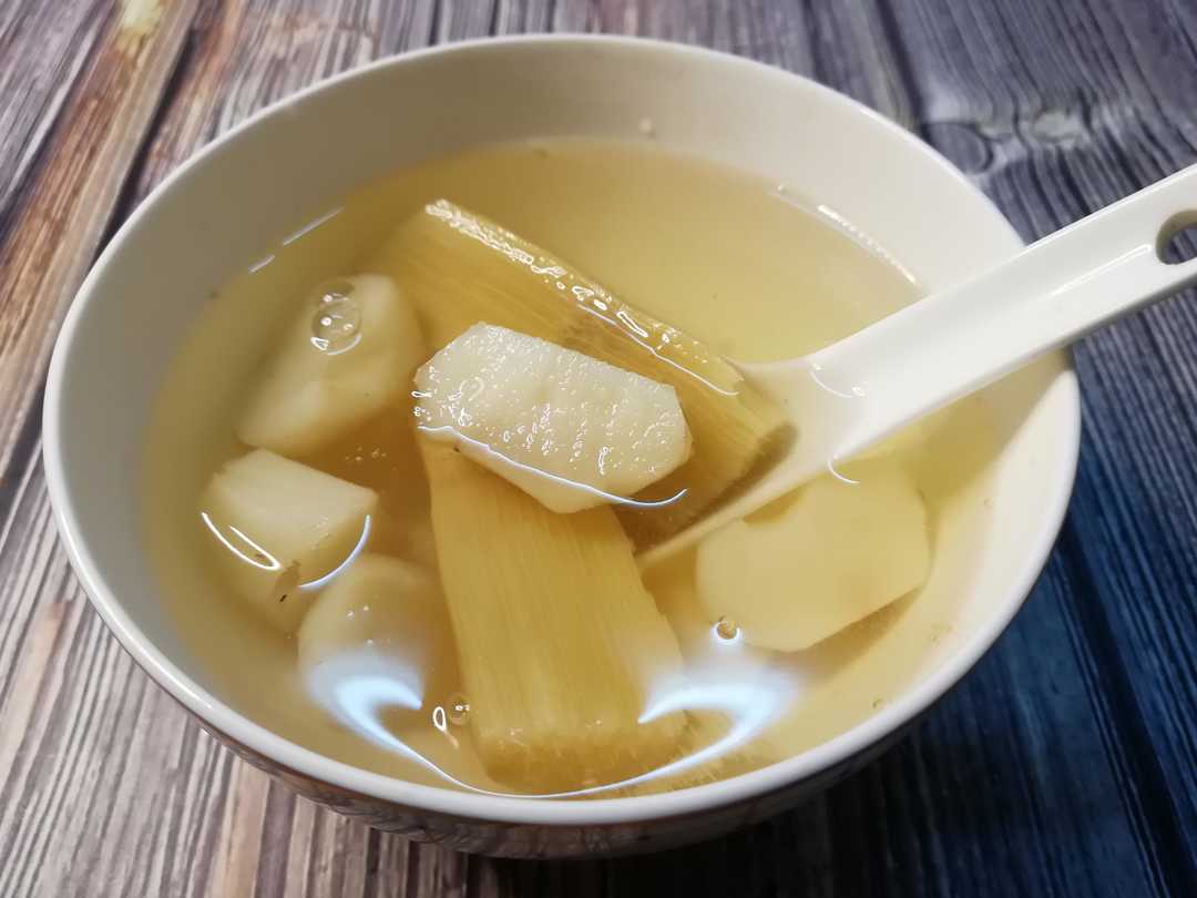 甘蔗煮水闽南的阿公阿嫲说清热润肺多喝百利无一害
