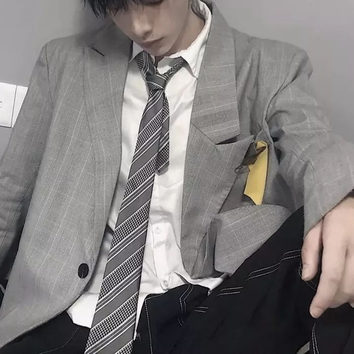头像壁纸 | 新款帅气男头和壁纸,还有可复制朋友圈!