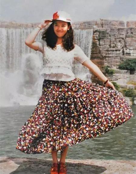 女性|12张老照片：想不到80年代的中国女性那么美！