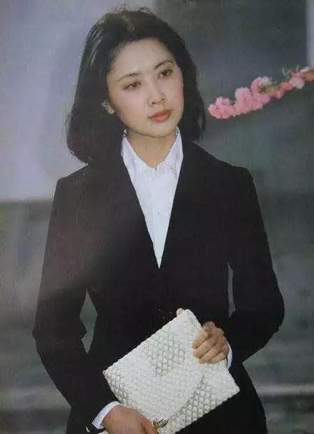 女性|12张老照片：想不到80年代的中国女性那么美！