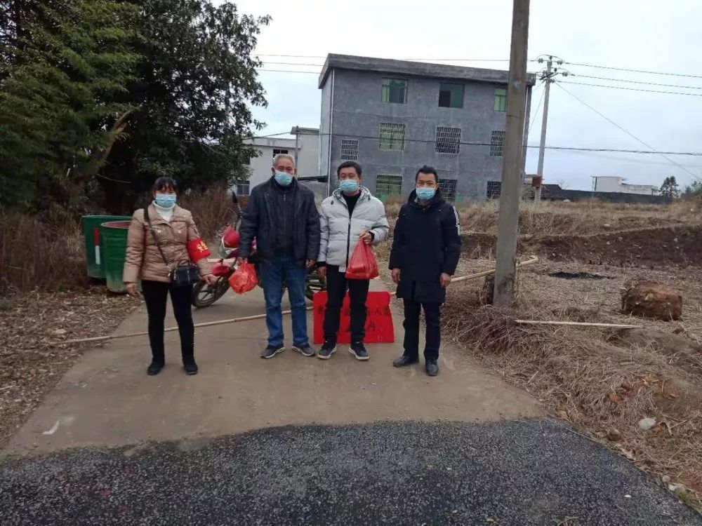 虎山村人口_山村图片