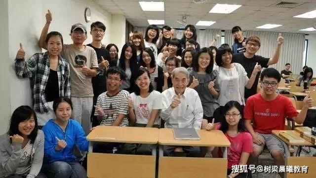 87岁上大学，96岁考上硕士，105岁考博士，你猜我现在在做什么？