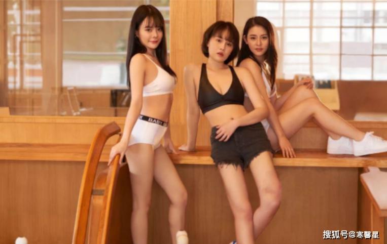 有种"尴尬"叫赵本山女儿球球想秀身材,却反被陪衬模特