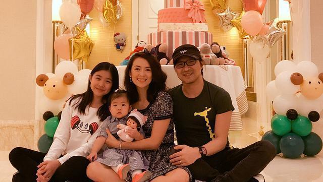 汪峰终于有了儿子，表现的太兴奋被网友痛批：