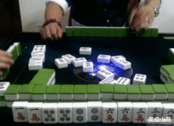 162fac77d6f342eab1ad4f988c5cbe13.png