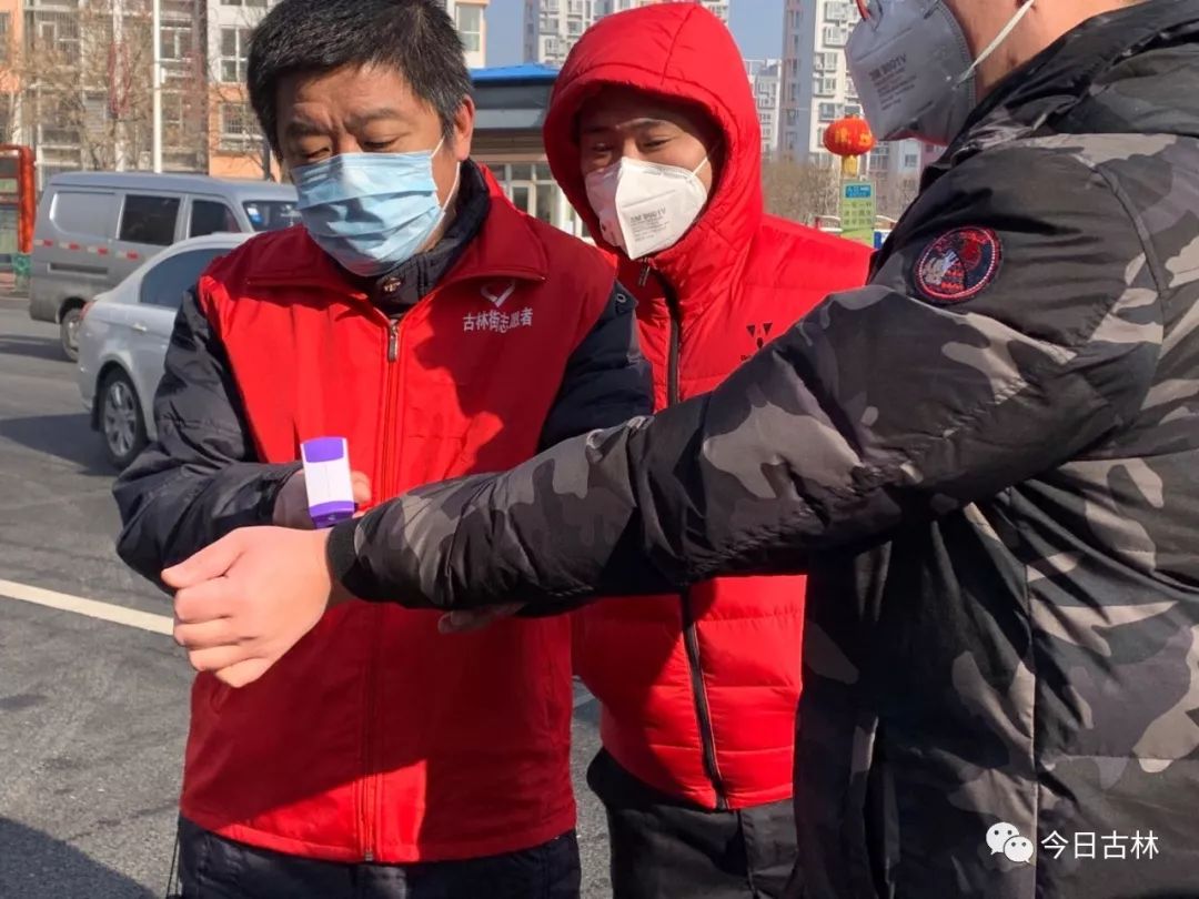 刘义胜志愿者参加福汇园一线防疫工作