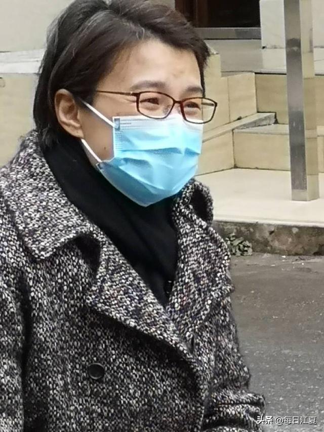 央视记者董倩专访骑行女孩甘如意