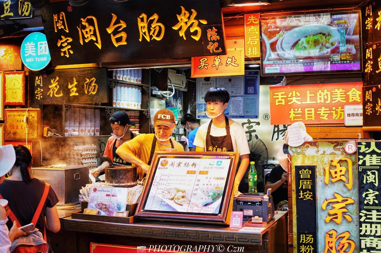 它是厦门最文艺渔村,如今也是知名的小吃街,厦门必去之地