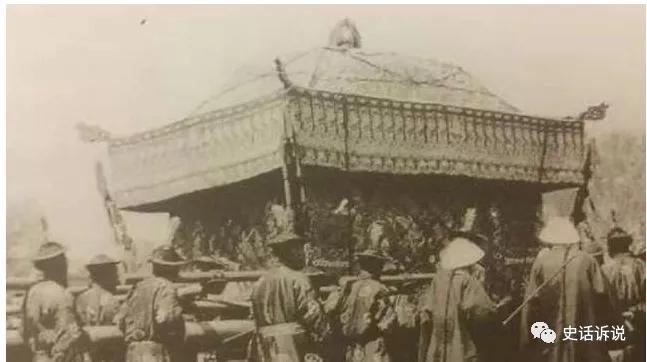 人山人海|最后一个国葬的中国皇帝,128人抬棺,人山人海,百姓自愿跪送