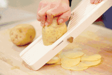 5123d5da1268410e9540d07974a567f4.gif