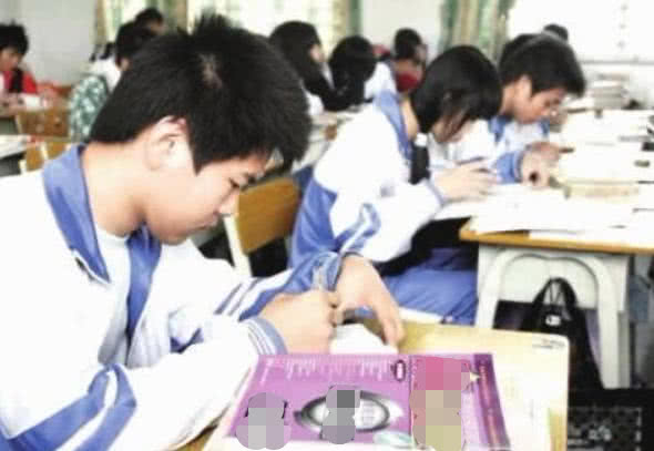 原创延期开学，教育专家：借机加快中、高考改革！家长马上吵翻了