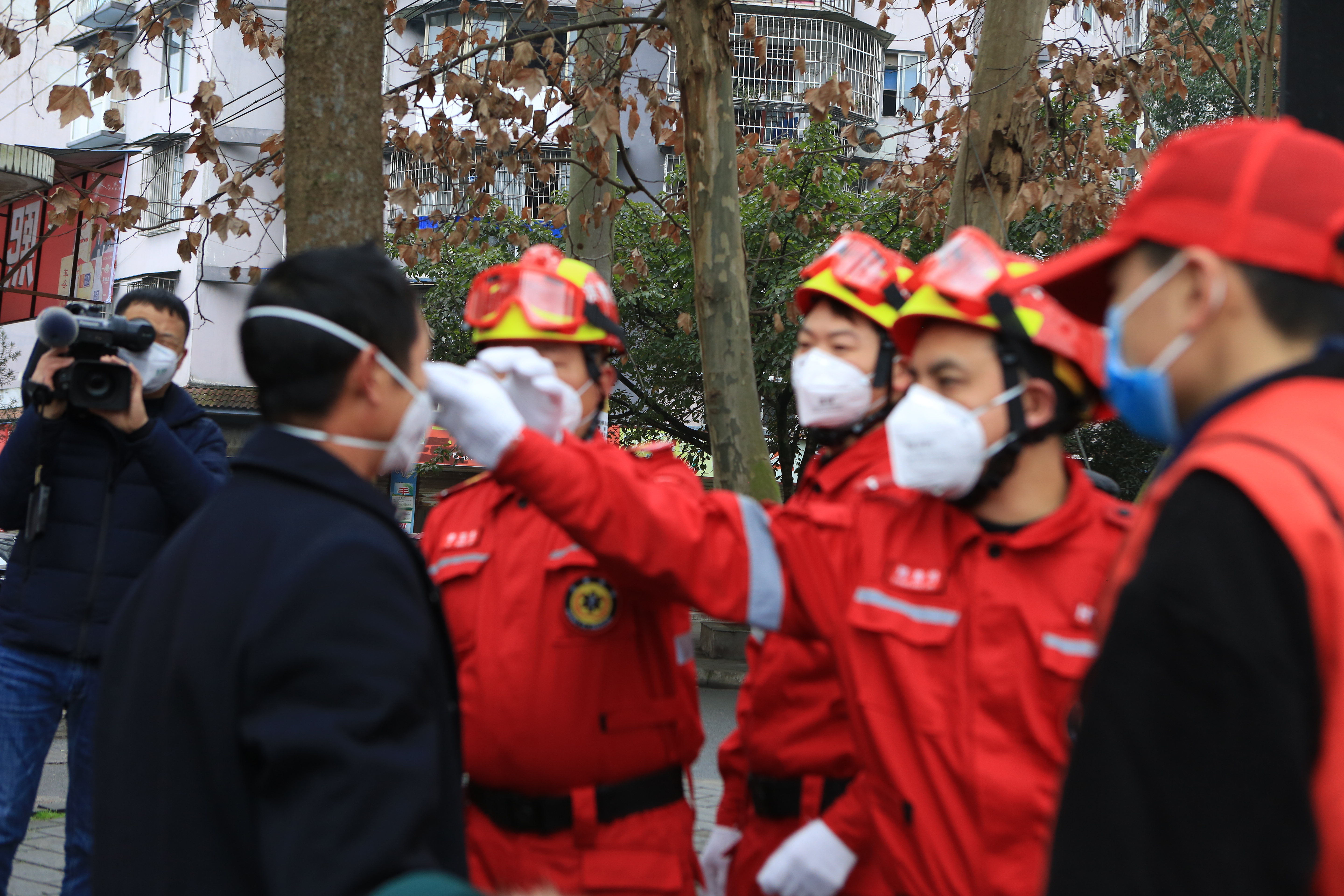 洪雅县紧急救援队主动请缨战疫情防疫前线