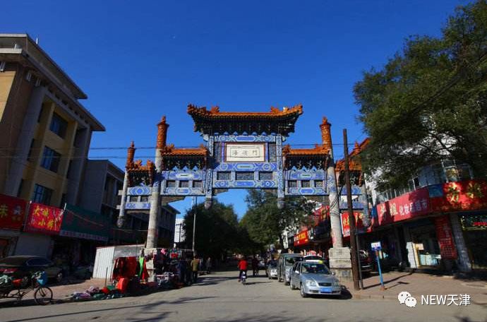 人员和街镇干部组成,由每支队伍监督这些进出宝坻百货大楼顾客的居