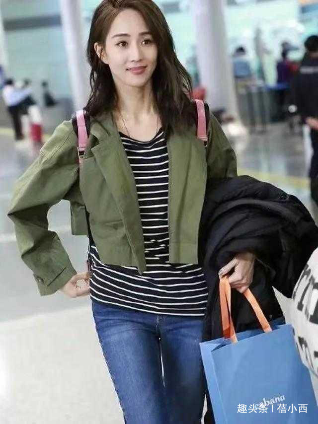 张钧甯能不能别这么会穿?短外套内搭条纹t恤 牛仔裤,美出国际范