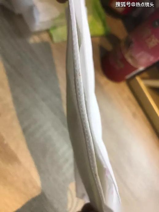 大哥你够狠"姨妈巾"做口罩,敢戴吗?