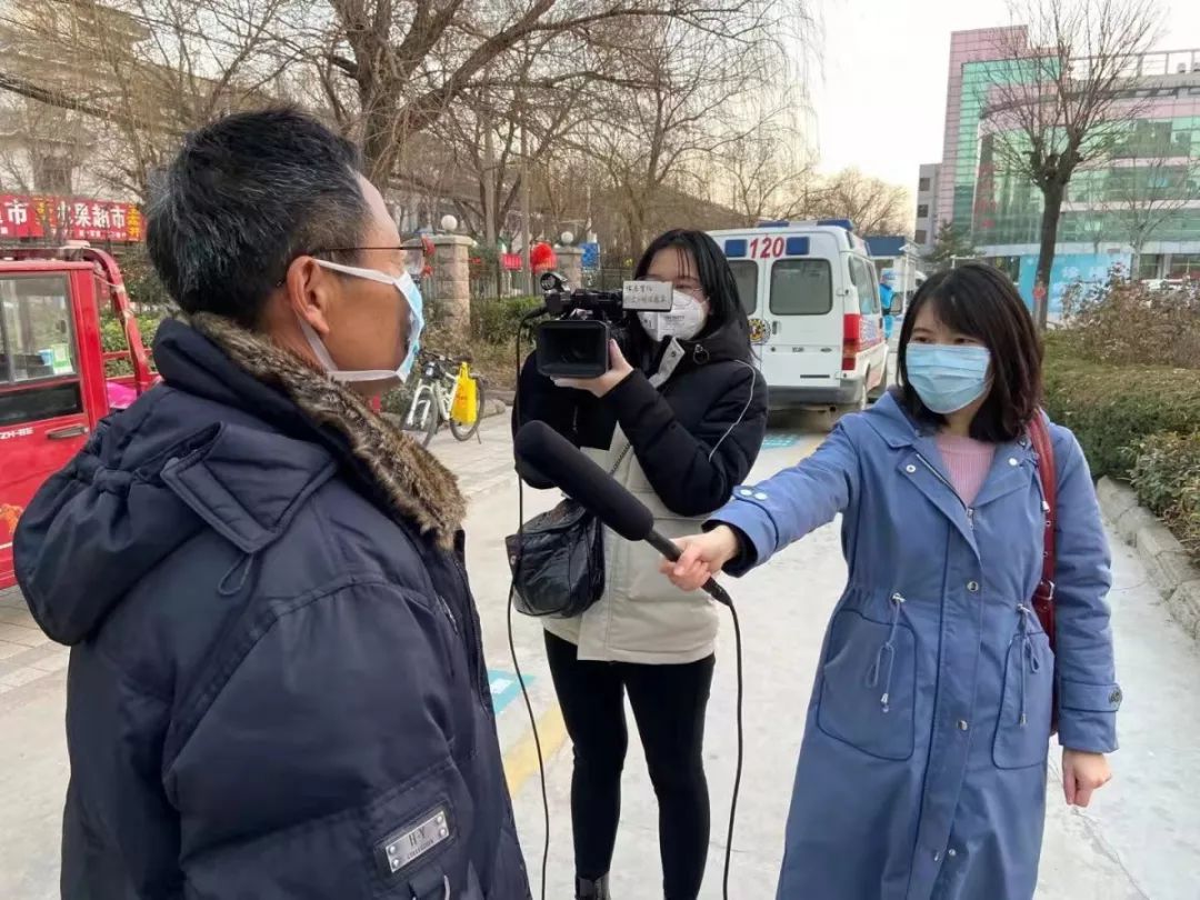 疫情在前记者不退东平这些记者在坚守