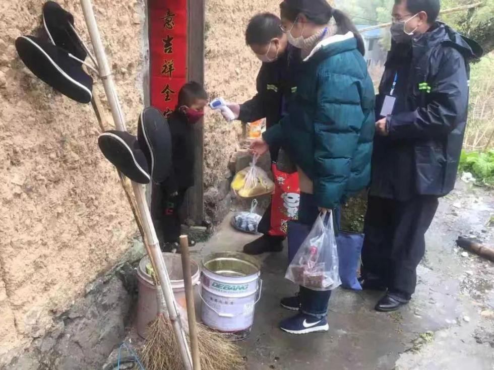 疫情军人口号_疫情军人图片(3)
