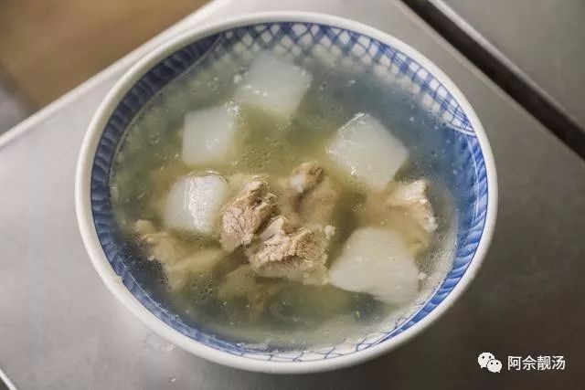 排骨汤怎么炖萝卜藕 e1f8f831bcab4d859299c5a97ba7519d.jpeg