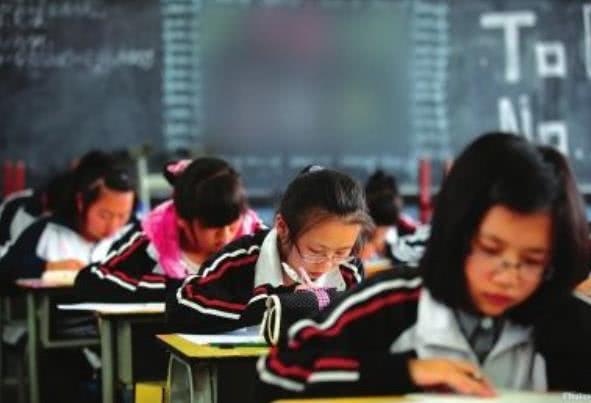 原创延期开学，教育专家：借机加快中、高考改革！家长马上吵翻了