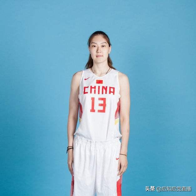 中国女篮美女运动员孙梦然,活泼美丽而又富有潜力 照片欣赏