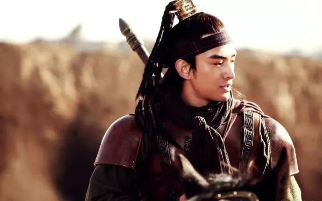 武藝|張清連敗梁山十五位大將，面對武藝平平的厲天閏，為何卻被秒殺