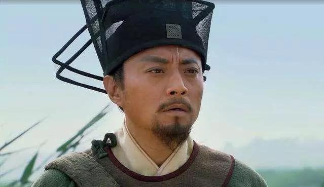 武藝|張清連敗梁山十五位大將，面對武藝平平的厲天閏，為何卻被秒殺