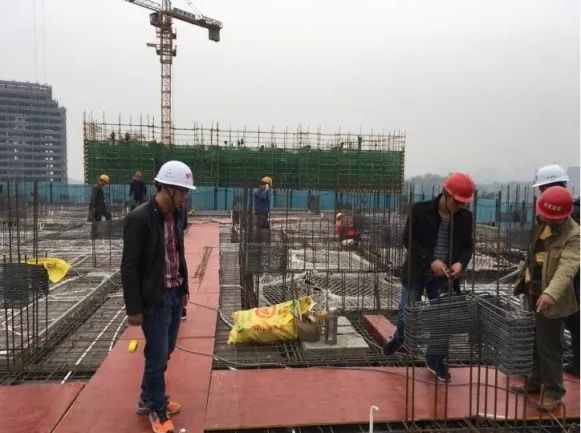 铝模+全钢爬架+剪力墙免抹灰的全工序穿插施工,实例详解!